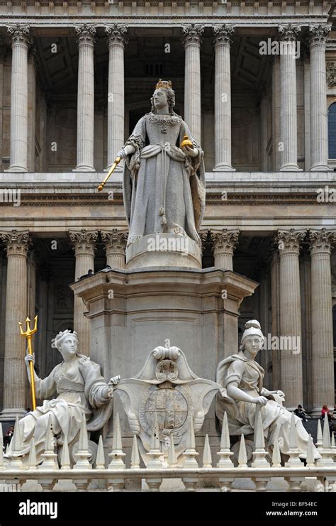 Statue Of Queen Anne In Front Of St Paul S Cathedral St