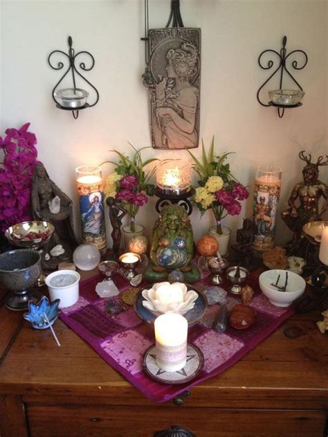 beautiful pagan altar inspiration and ideas | Altar de meditación ...