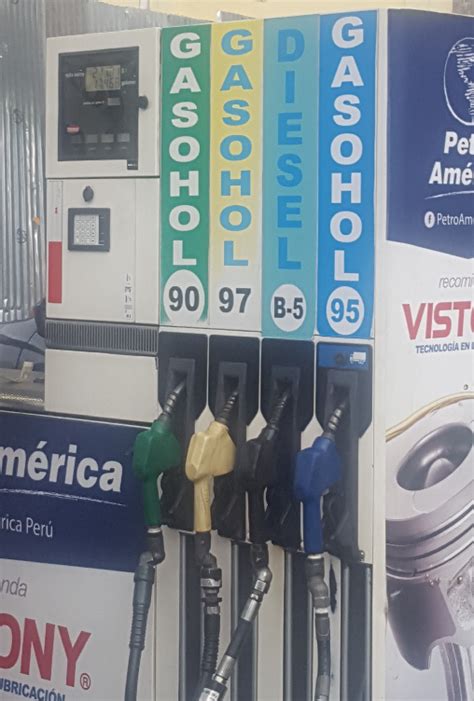 Opecu Petroperú bajó leve los precios de gasoholes y gasolinas hasta