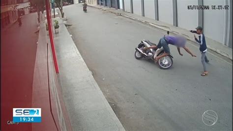 Homem reage a assalto é baleado na testa e tem moto roubada em Simão