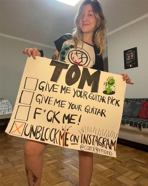 Fã que diz que foi bloqueada no Instagram por vocalista do Blink 182 em