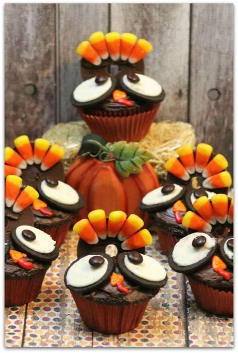 26 Fun Turkey Cupcakes To Bake For Thanksgiving Eating Works