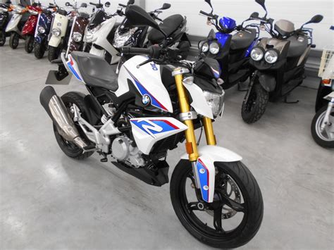 Купить б у BMW G 310 R инжектор 6 передач в Москве белый naked bike 2017 года по цене 400 000