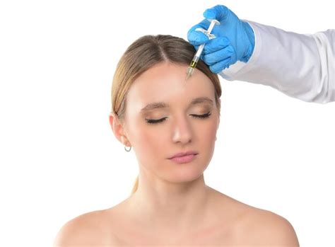 Premium Photo Plastic Surgery Young Woman Receiving Botox Injection