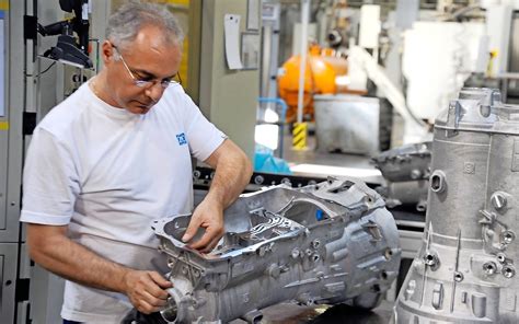 ZF baut Hybridtechnik in Saarbrücken aus