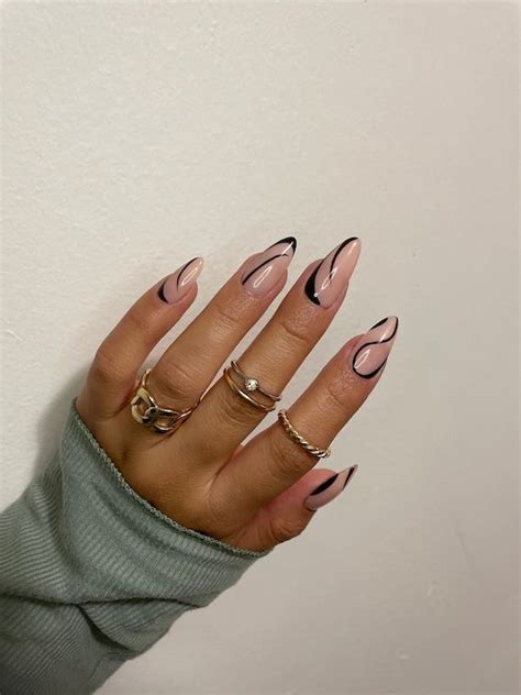 Classy Almond Nails Black Almond Nails Almond Acrylic Nails Best