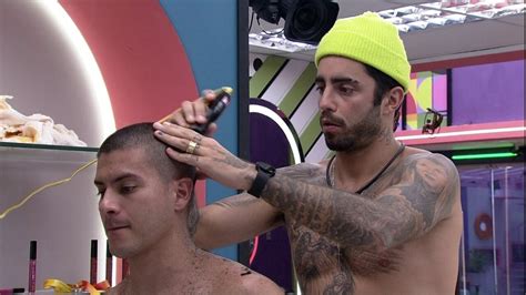 Em dia de salão de beleza no BBB 22 Arthur Aguiar Gustavo e Pedro