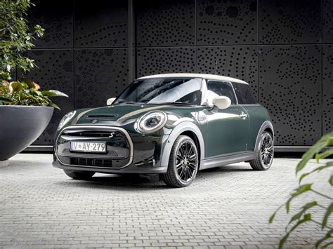 Mini Electric Reviews | Overview | GoAuto