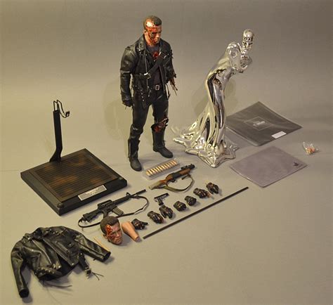 Hot Toys Mms Dx Terminator Judgment Day T Battle Damaged Version