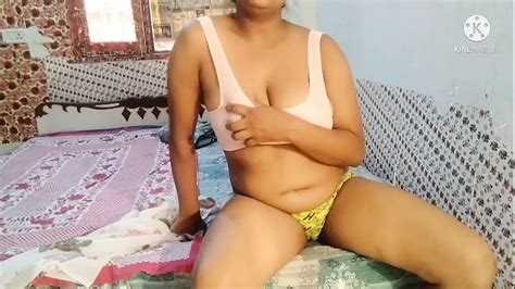 Desi Bhabhi Showing Big Boobs And Pussy XHamster