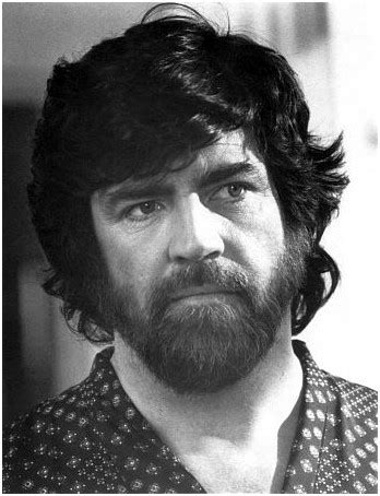 Alan Bates | Biography (1934-2003)