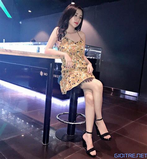 Vẻ đẹp vừa trong sáng vừa n óng b ỏng của cô nàng hot girl x Người đẹp Việt Giải Trí