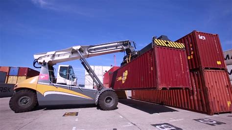 Liebherr Reachstacker Lrs 545 From Dispatch To Commissioning Youtube