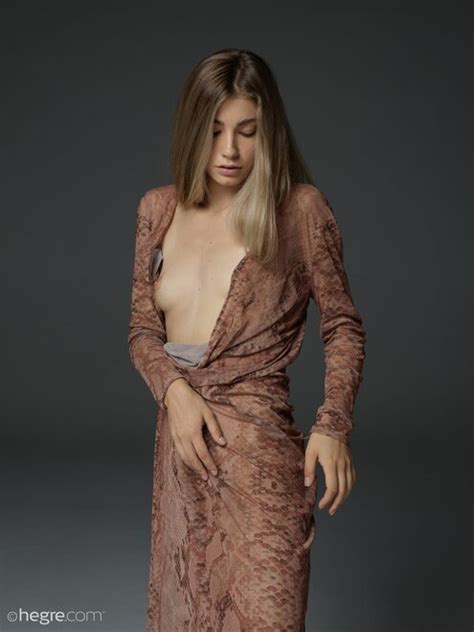 Amateur Girl October Fashion Nudes 06 14000px Porn Pic