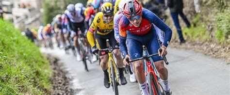 Cyclisme Ineos Grenadiers Pidcock blessé avant Milan San Remo