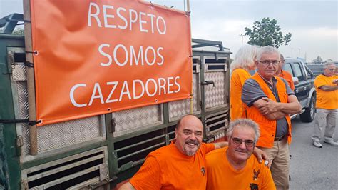 La Protesta Desde Dentro Miles De Cazadores Colapsan Barcelona En Protesta Por La Legislación