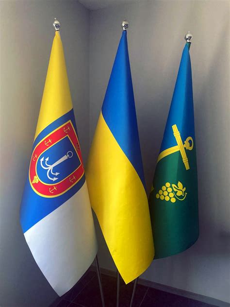 Флагшток кабинетный ТРЕХМЕСТНЫЙ купить в Украине от производителя ...