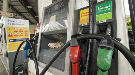 Preço médio da gasolina cai R 0 02 no Ceará e tem 15ª semana de queda