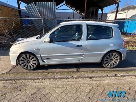 Renault Clio Ii Pave Gris Niks Autodemontage