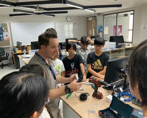 VEX V5 Coaching Program Steam Labs