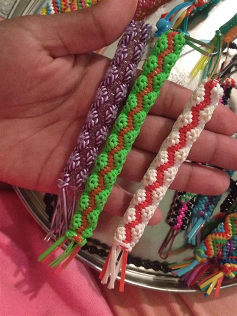 Boondoggle Wave stitch by Liliana Esquivel | Lanyard crafts, Lace