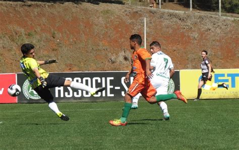 Sub E Sub Vencem Seus Confrontos Chapecoense