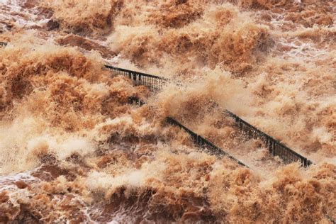 El Niño Deja Miles De Desplazados Por Inundaciones En Argentina