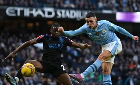 De Bruyne Returns As Manchester City Thump Huddersfield 5 0 In FA Cup