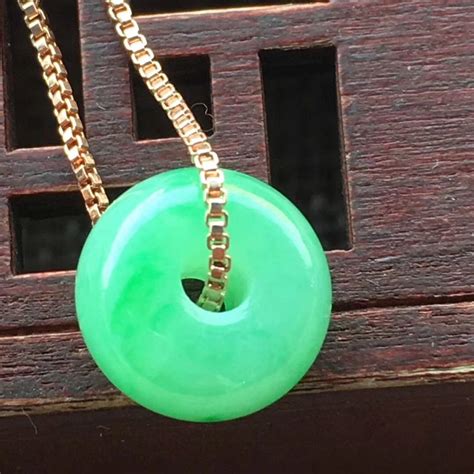 Bright Jadeites Palace Jewelry昕玉軒老翠祥®梵宸銘鈺 昕玉軒老翠祥梵宸銘鈺 天然翡翠精美正阳绿色收藏級滿綠色