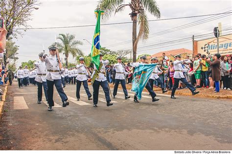 Bicenten Rio Da Independ Ncia Celebrado Em Desfile C Vico Militar Em