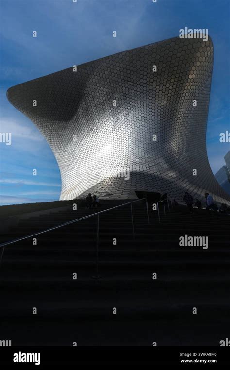 Das Von Milliardär Calos Slim Erbaute Kunstmuseum Museo Soumaya Im