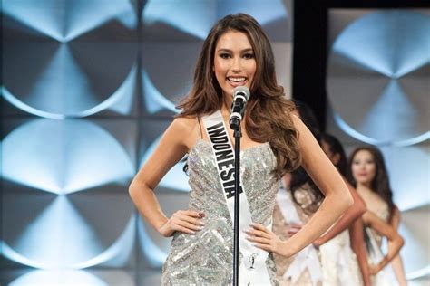 Masuk 10 Besar Miss Universe 2019 Ini Profil Frederika Cull Berita