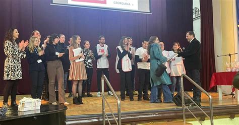 Cei mai activi voluntari din 2022 au fost premiați. Cine sunt cei care ...