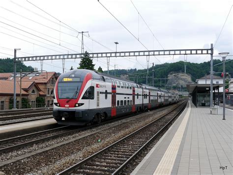 Sbb Triebzug Rabe Als Re Nach Bern Bei Der Ausfahrt Aus Dem