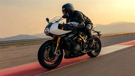 Triumph Speed Triple Rr Una Moto Deportiva Con Sabor Retro