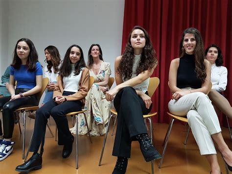 Quince Mujeres Artistas De Puertollano Hacen Historia Con La Primera