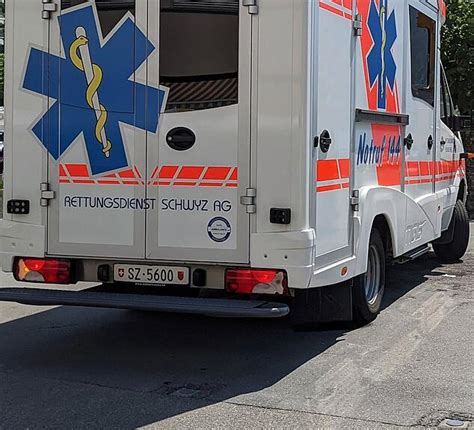 J Hriger Velofahrer Nach Unfall Im Spital