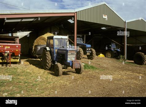 Farming Buildings General Farmyard Scene Stock Photo Alamy