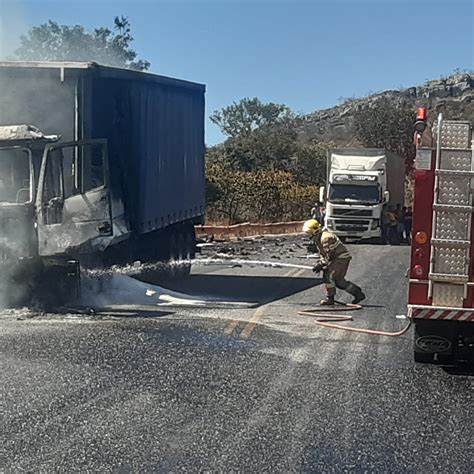 Duas Pessoas Morrem Carbonizadas Em Acidente Na Zona Rural De Gr O