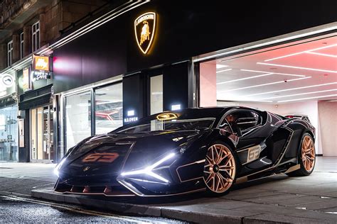 London Sees The Delivery Of Two Lamborghini Sián - LamboCARS