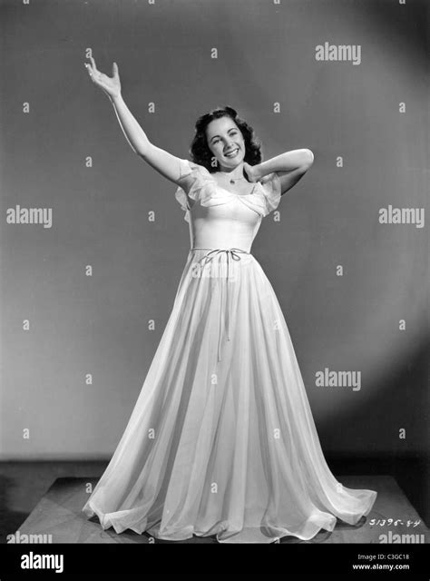 Elizabeth Taylor Studio Photo For Cynthia Year 1947 Usa Director