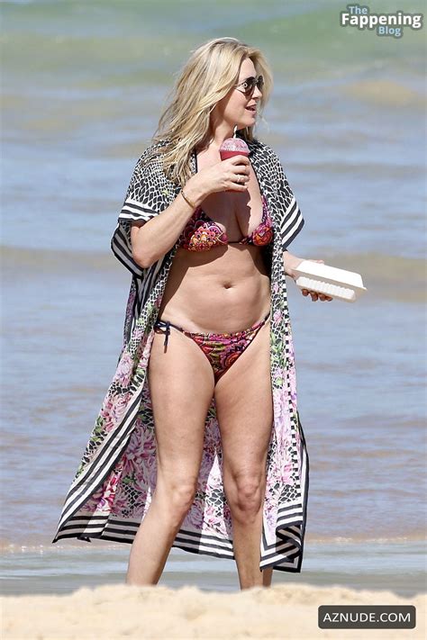 Penny Lancaster Sexy Spotted Showing Off Her Attractive Body Wearing A Hot Bikini At Bondi Beach