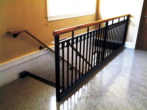 20 Wood And Iron Railing