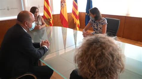 El Gobierno Negocia Con Reino Unido Para Salvar A Canarias Y Baleares