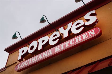 Man Pleads Guilty For Throwing Hot Grease At Popeyes Employee Black Enterprise