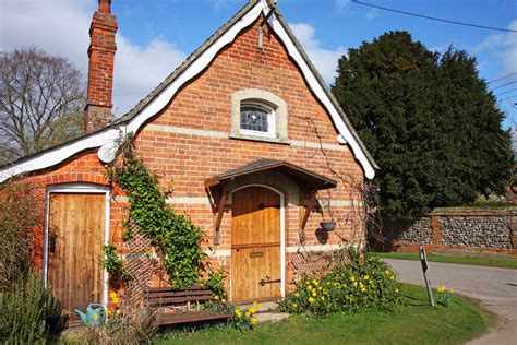 19 Beautiful Red Brick Houses Ideas With Pictures Love Home Designs