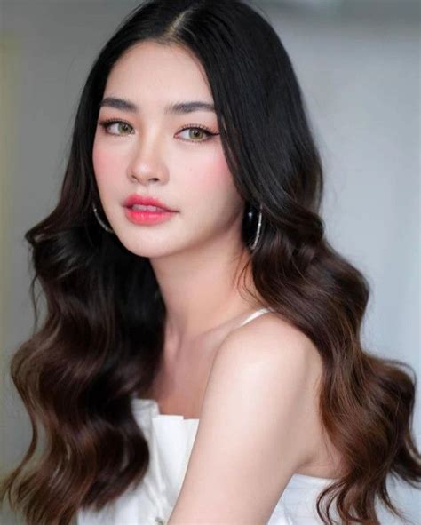 Ghim của C trên Soft makeup looks trong 2024