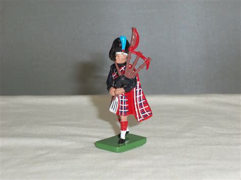 Britains 41072 Scots Guards Bagpiper Piper British Metal Toy Soldier Figure Ebay