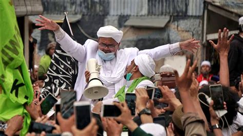 Polda Metro Sambangi Kediaman Habib Rizieq Di Petamburan Kumparan