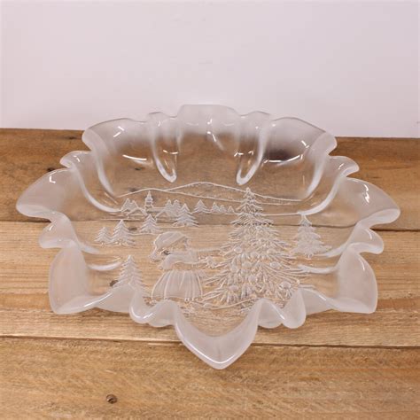Mikasa Christmas Story 13 Round Platter With Frosted Fluted Rim Etsy